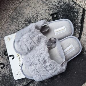 NWT Catherine Malandrino Light Gray Premium Women's Slippers Size Large 9/10